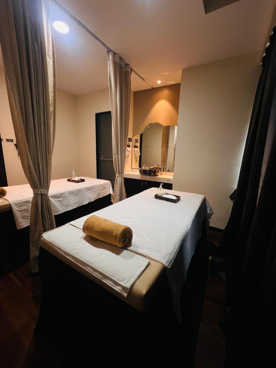 Luxury Spa Room