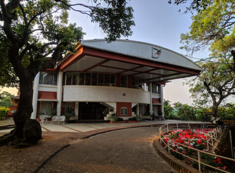 Hotel Emerald Exterior