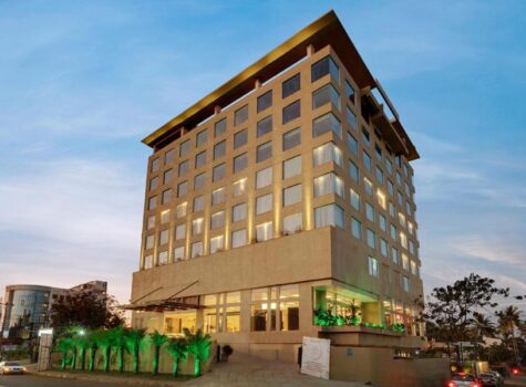 Hotel Emerald Exterior