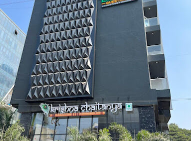 Hotel Emerald Exterior