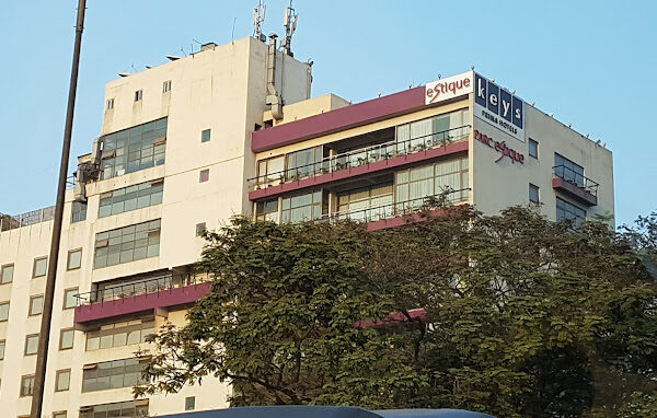 Hotel Emerald Exterior